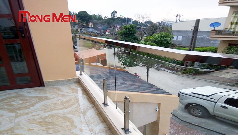5 lợi ích của lan can kính mà bạn không nghĩ đến