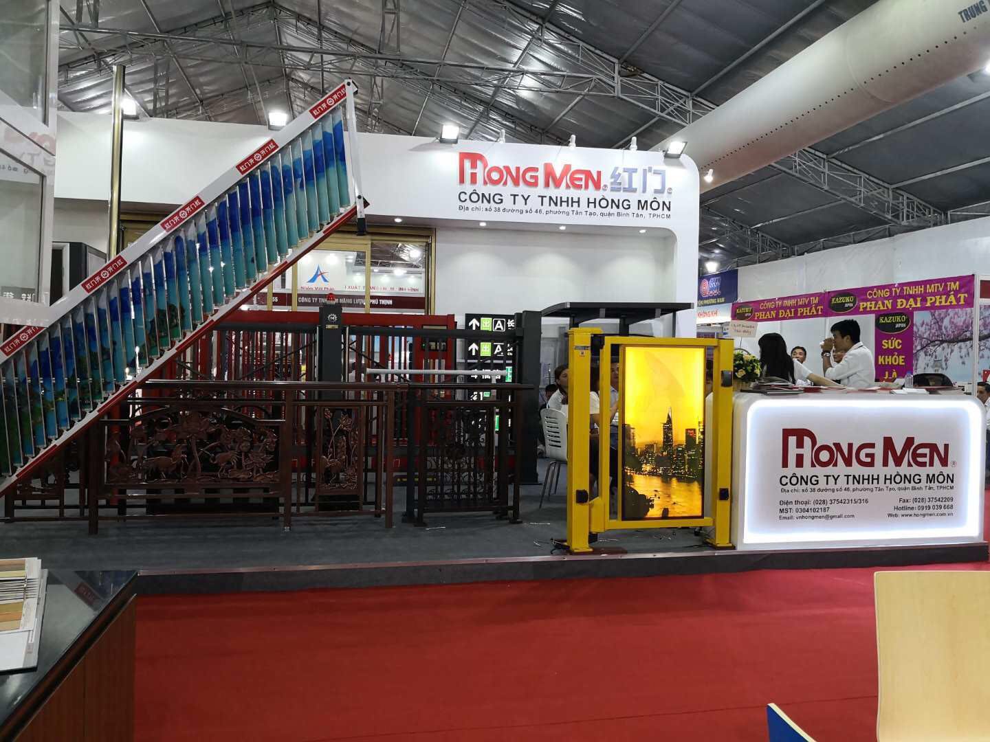 Cánh Cửa Đỏ Hé Lộ Vẻ Đẹp tại Triển Lãm Quốc Tế VIETBUILD