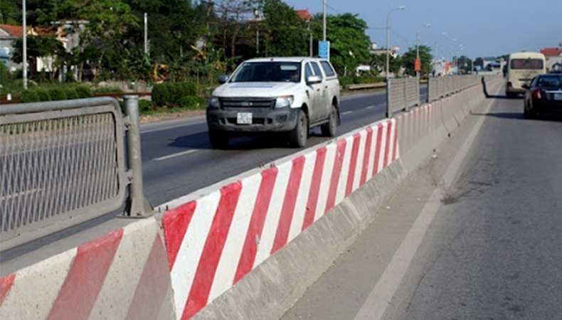 Con lươn trên đường là gì? Dải phân cách HongMen