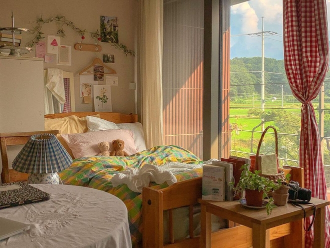 Gợi ý decor nhà vintage với cửa kính trượt tự động
