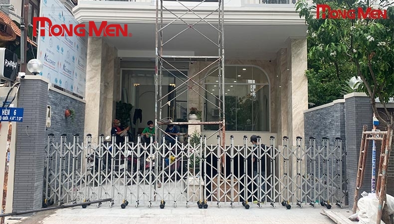 Kinh phí hạn chế nhưng vẫn muốn lắp cổng xếp thì phải làm sao?