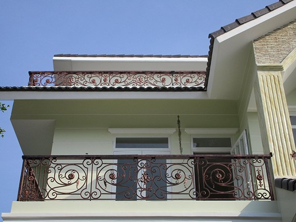 Những mẫu lan can sắt mỹ thuật đẹp