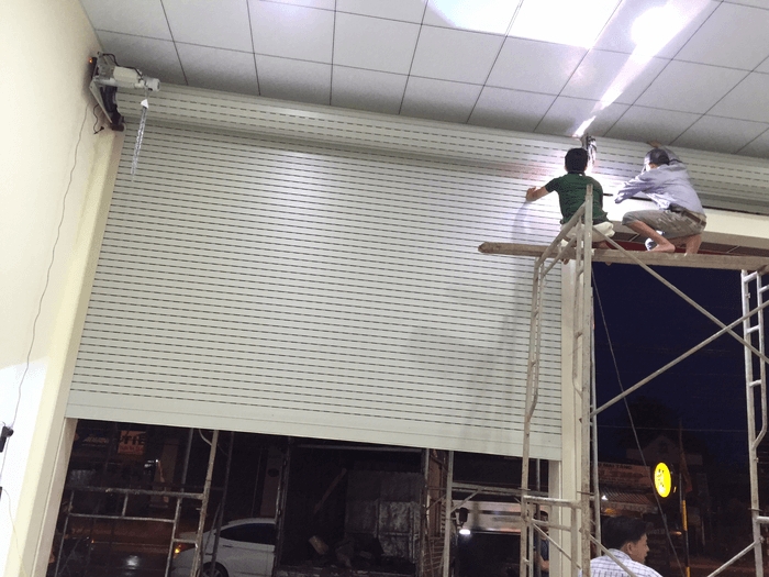 Quy trình lắp đặt cửa cuốn tự động chuẩn nhất